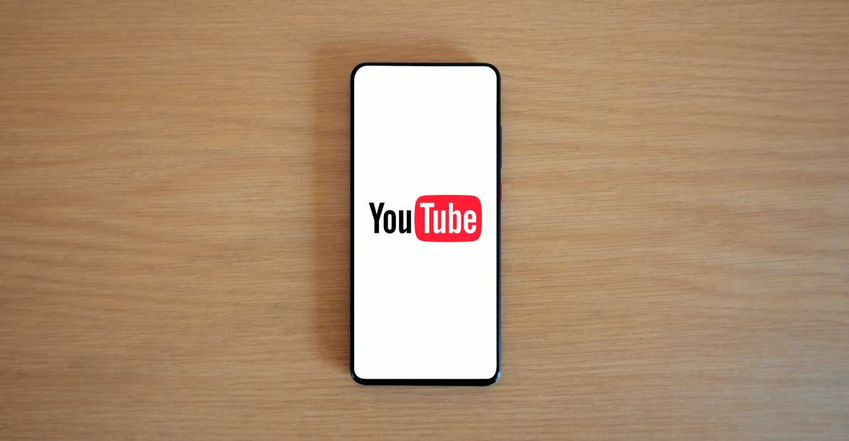 Minimalist HD फ़ोटो खोजें: File Hub Bot से आसानी से